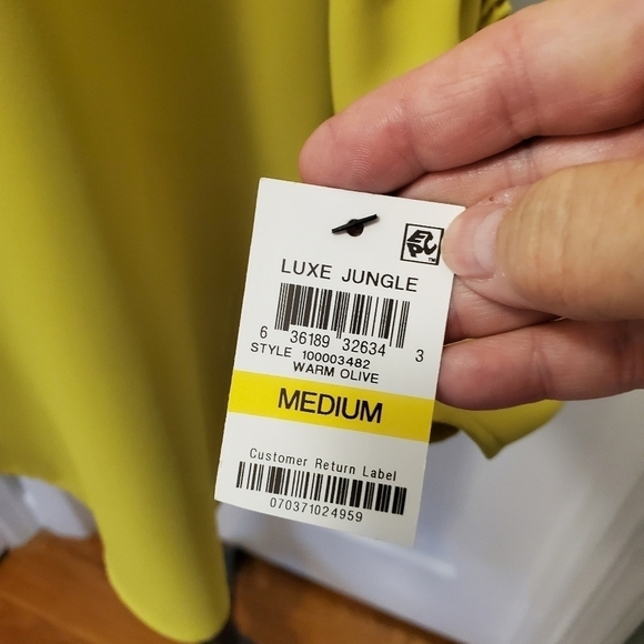 NWT Alfani Warm Olive In Color Blouse Size Medium, Colorful, Business - Picture 4 of 9